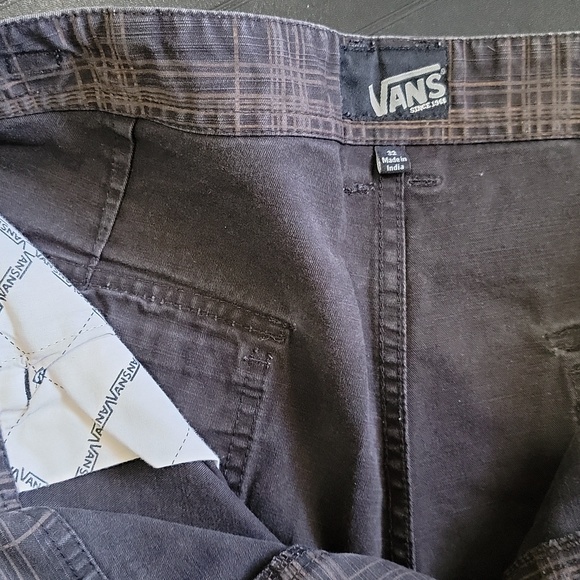 Shorts - Picture 3 of 4